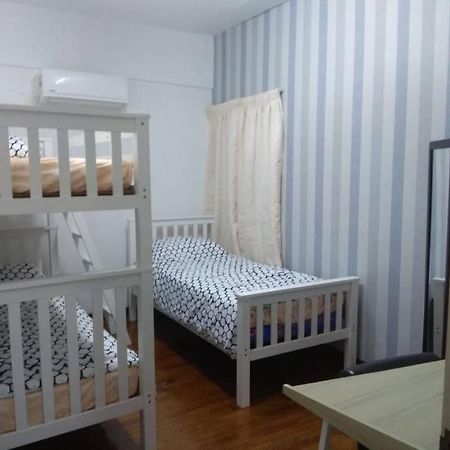 3Rooms 10Pax Mc 5 Star Hotel Sofa&Bed Mrt Mcd Axiata Seri Kembangan Exteriör bild
